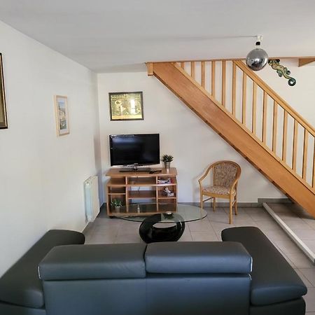 Appartement Meuble Duplex T3. Baume-les-Dames Bagian luar foto
